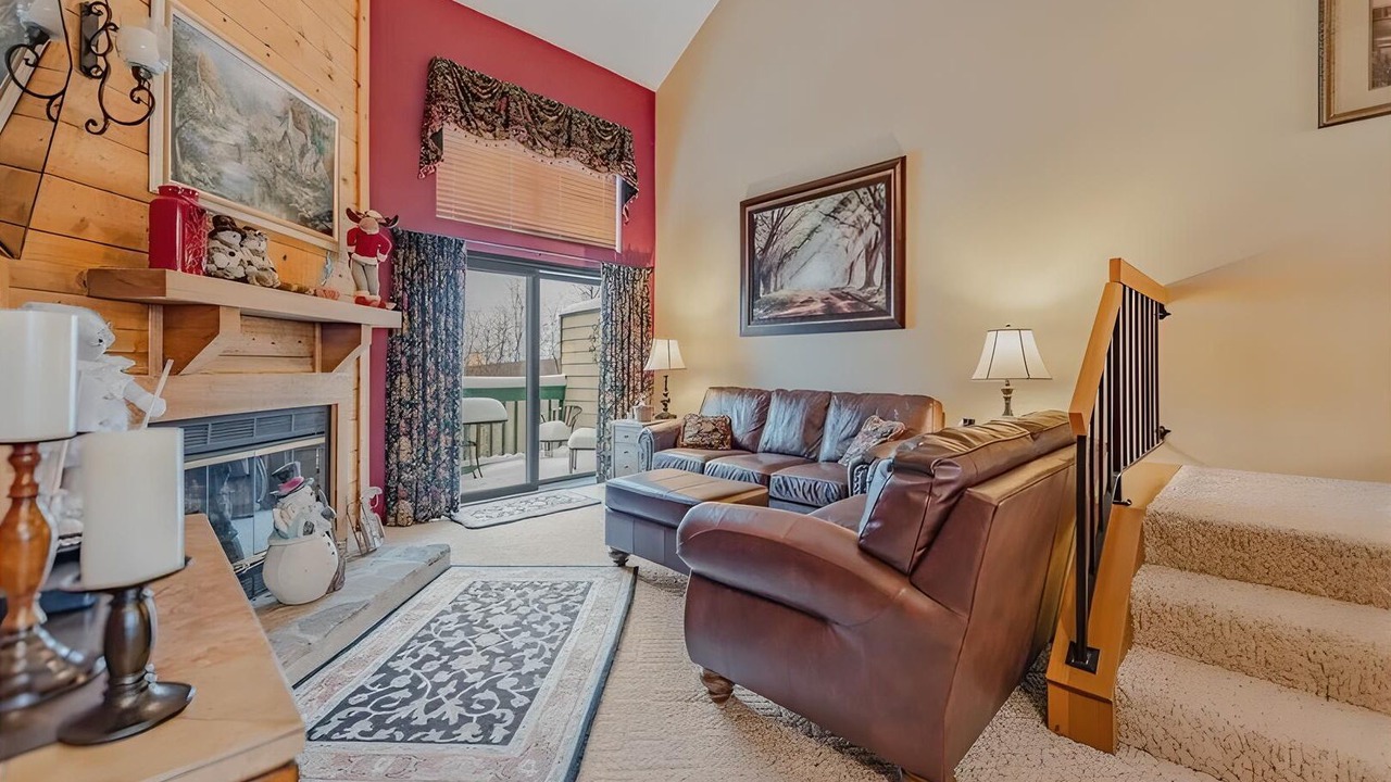 Photo of Livingroom in Seven Springs