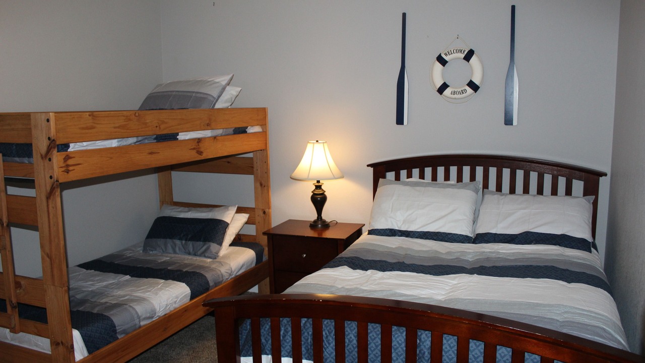 Photo of Bedroom in Lakeside Estates
