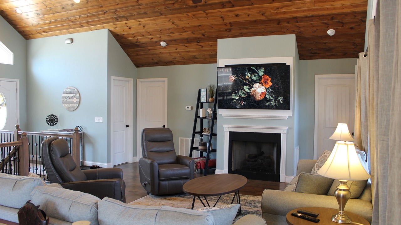 Photo of Livingroom in Lakeside Estates