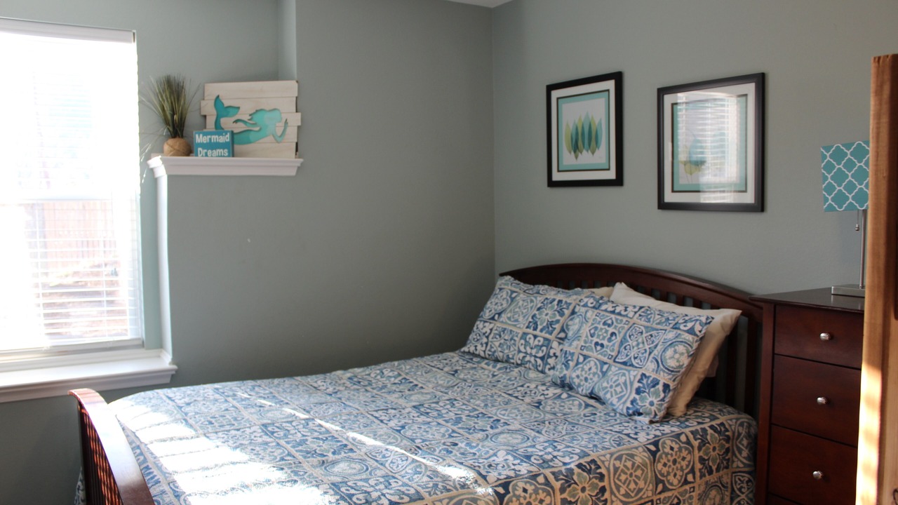 Photo of Bedroom in Lakeside Estates