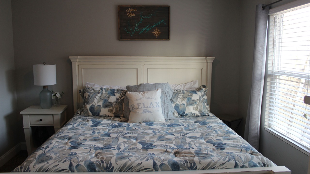 Photo of Bedroom in Lakeside Estates