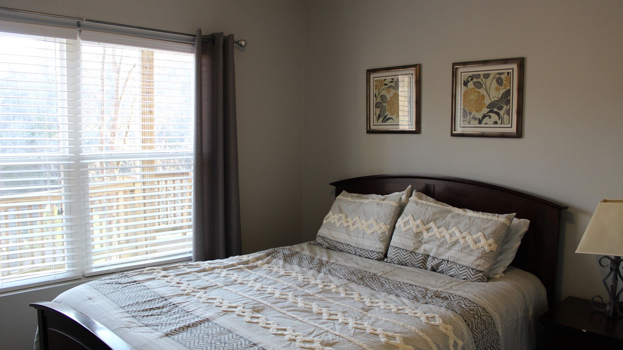 Photo of Bedroom in Lakeside Estates