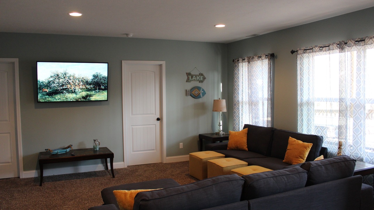 Photo of Livingroom in Lakeside Estates