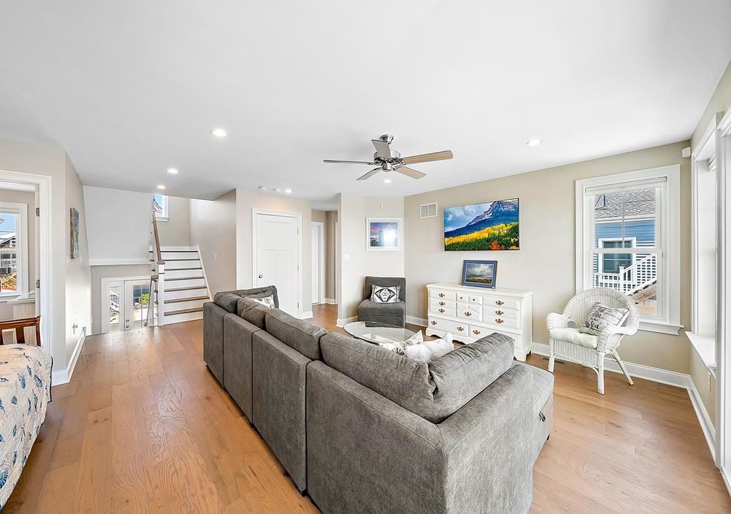 Photo of Livingroom in Beach Haven Crest