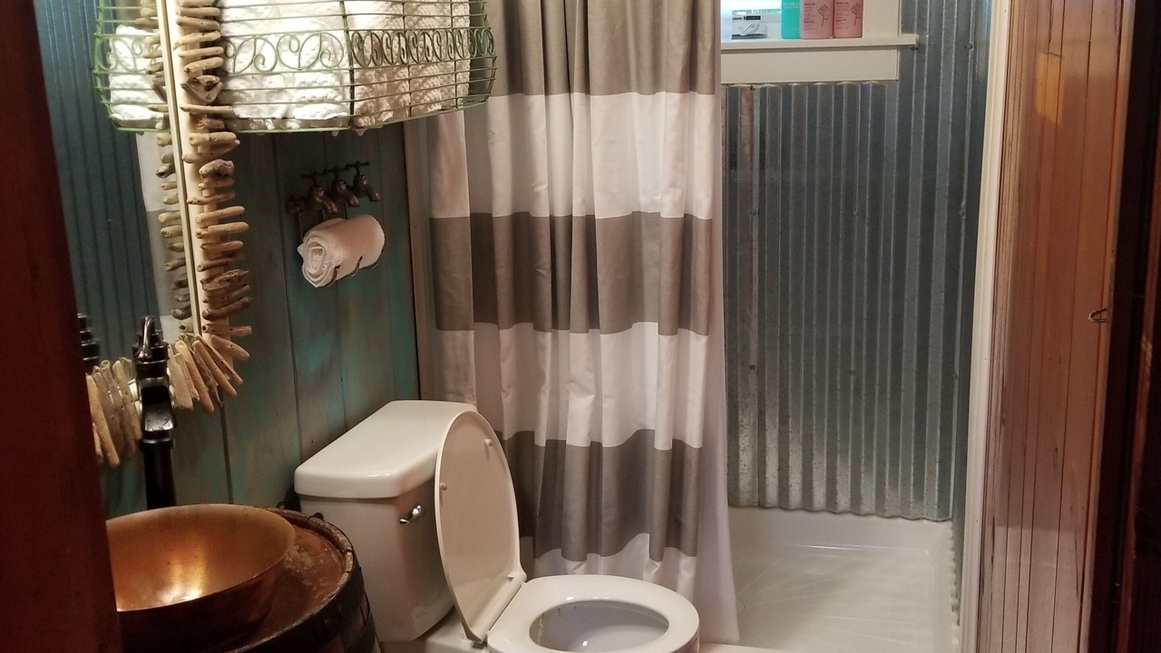 Photo of Bathroom in Hewitt