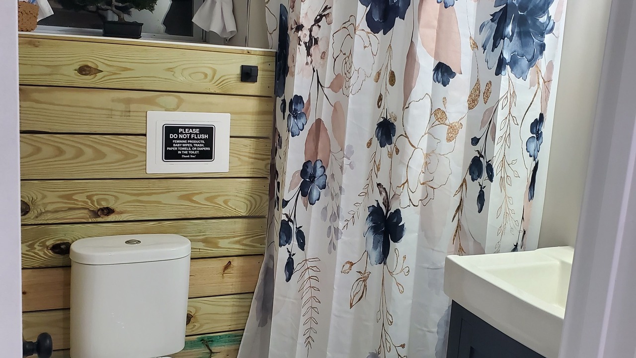 Photo of Bathroom in Arbutus