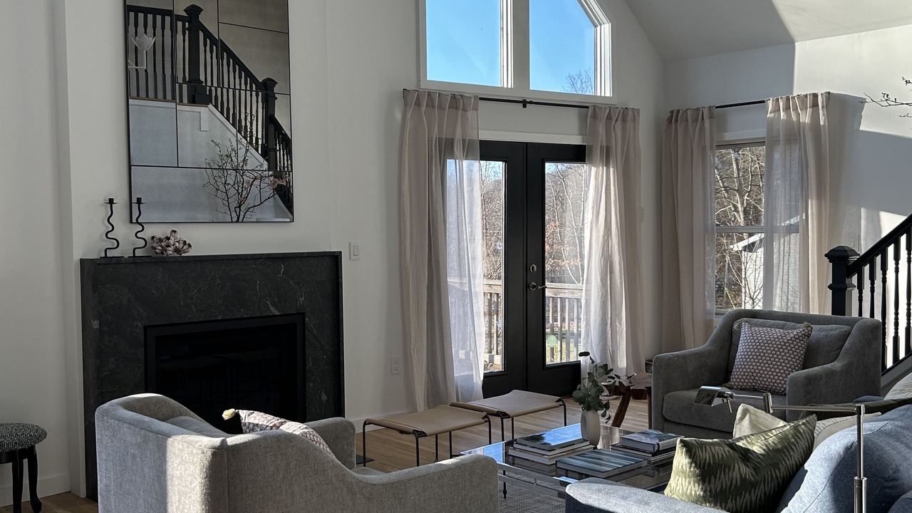 Photo of Livingroom in Putnam Valley