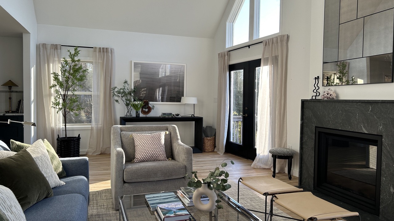 Photo of Livingroom in Putnam Valley