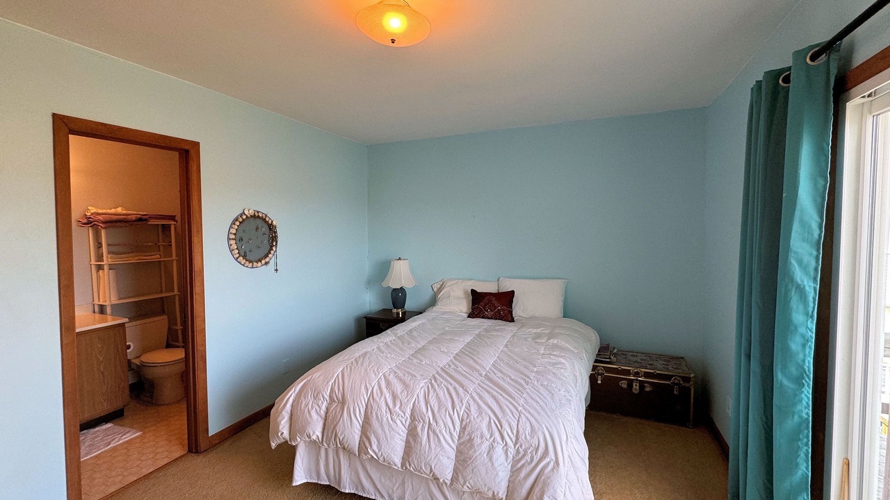 Photo of Bedroom in Deep Hole