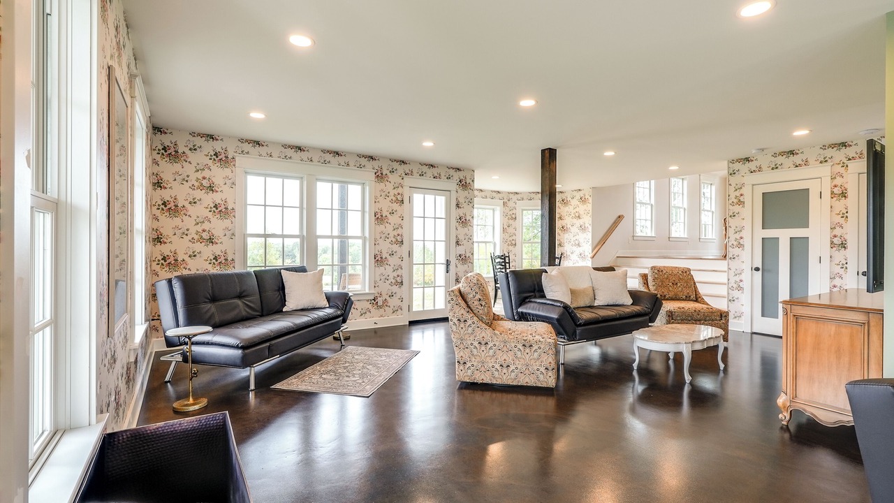 Photo of Livingroom in Peninsula