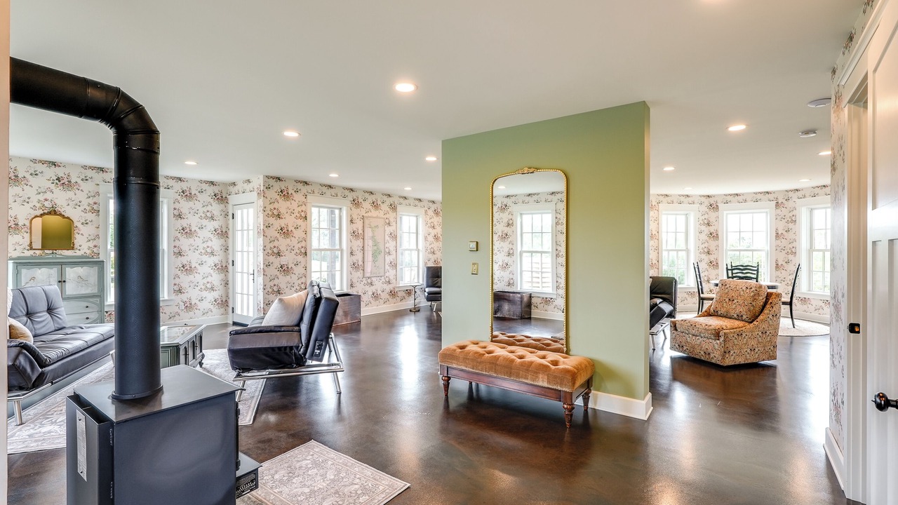 Photo of Livingroom in Peninsula