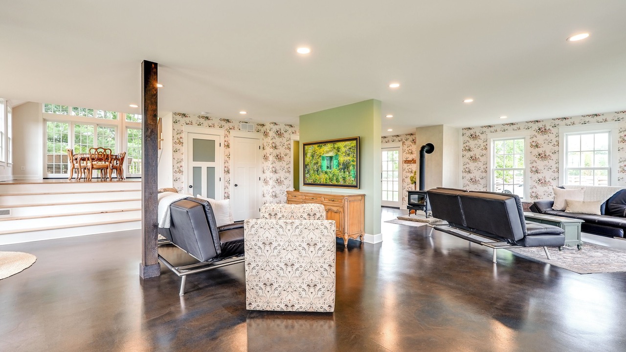 Photo of Livingroom in Peninsula