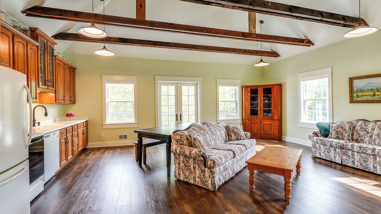 Photo of Livingroom in Peninsula