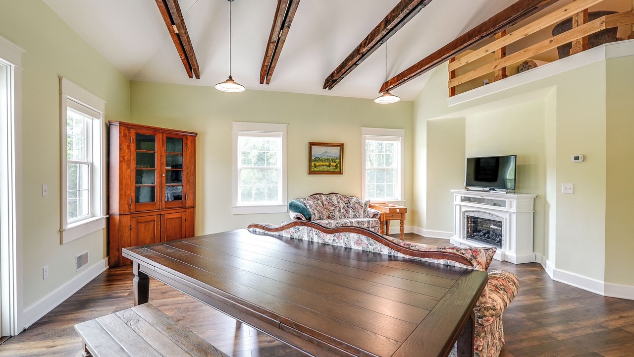 Photo of Livingroom in Peninsula