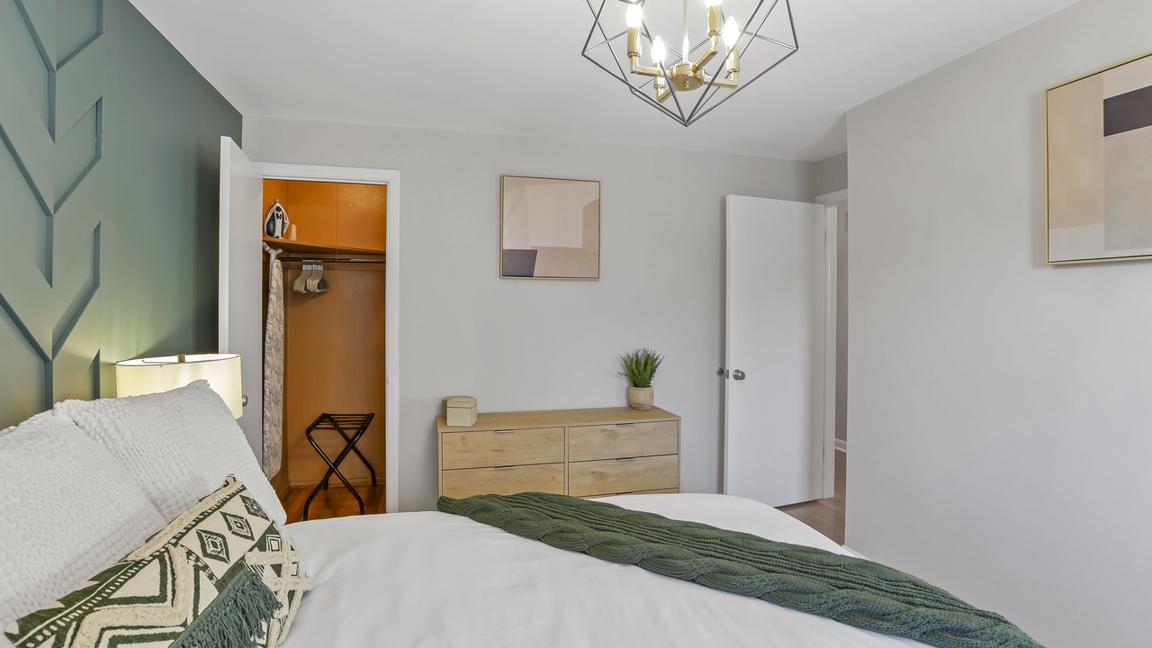 Photo of Bedroom in Sharon Heights