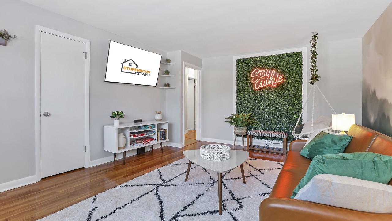 Photo of Livingroom in Sharon Heights