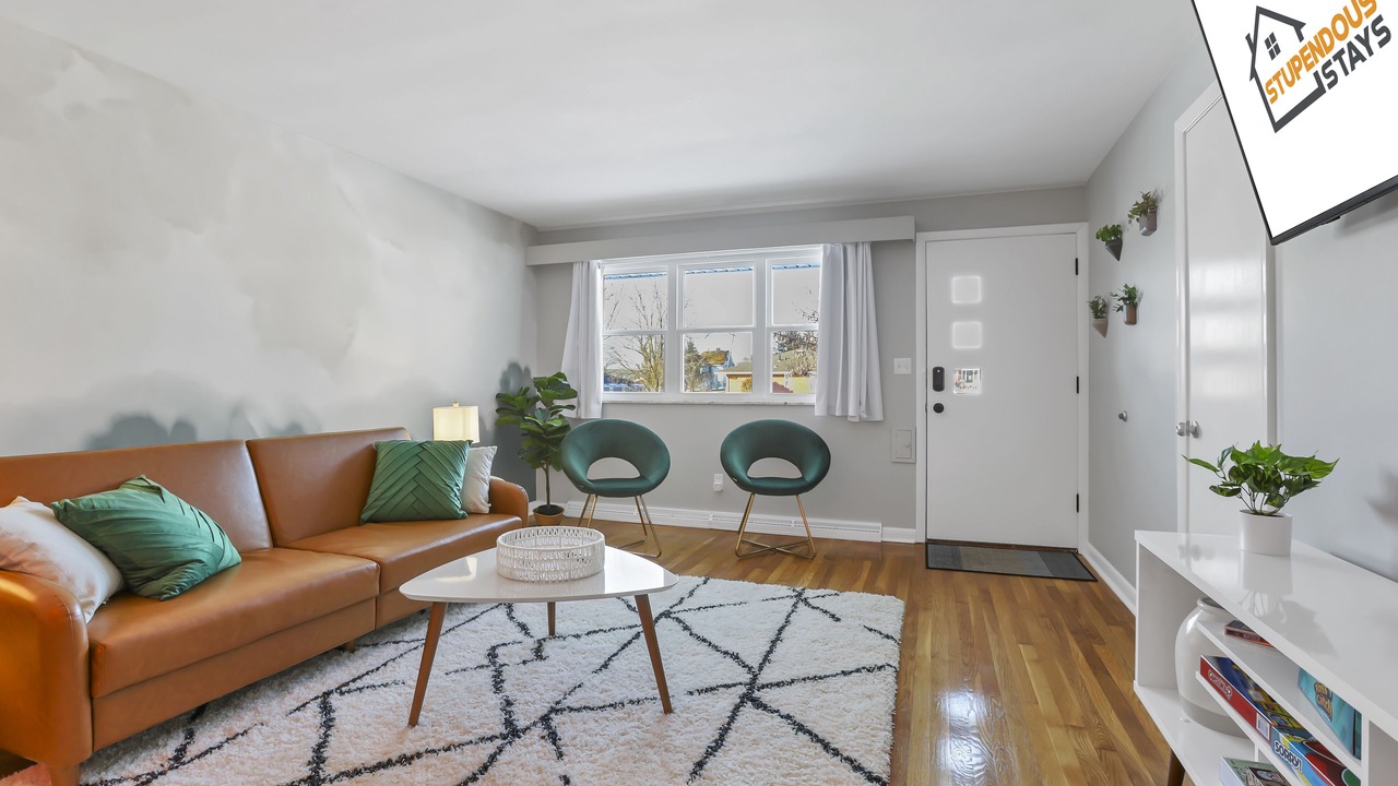 Photo of Livingroom in Sharon Heights