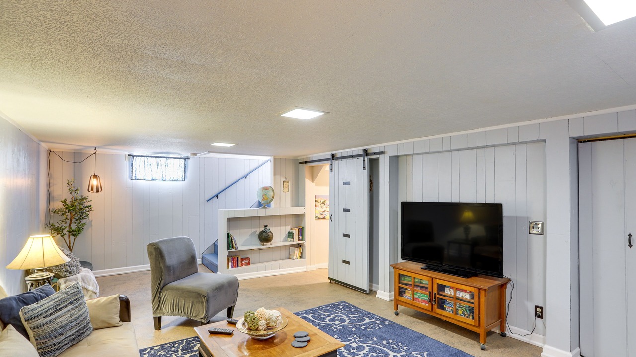 Photo of Livingroom in Lorain