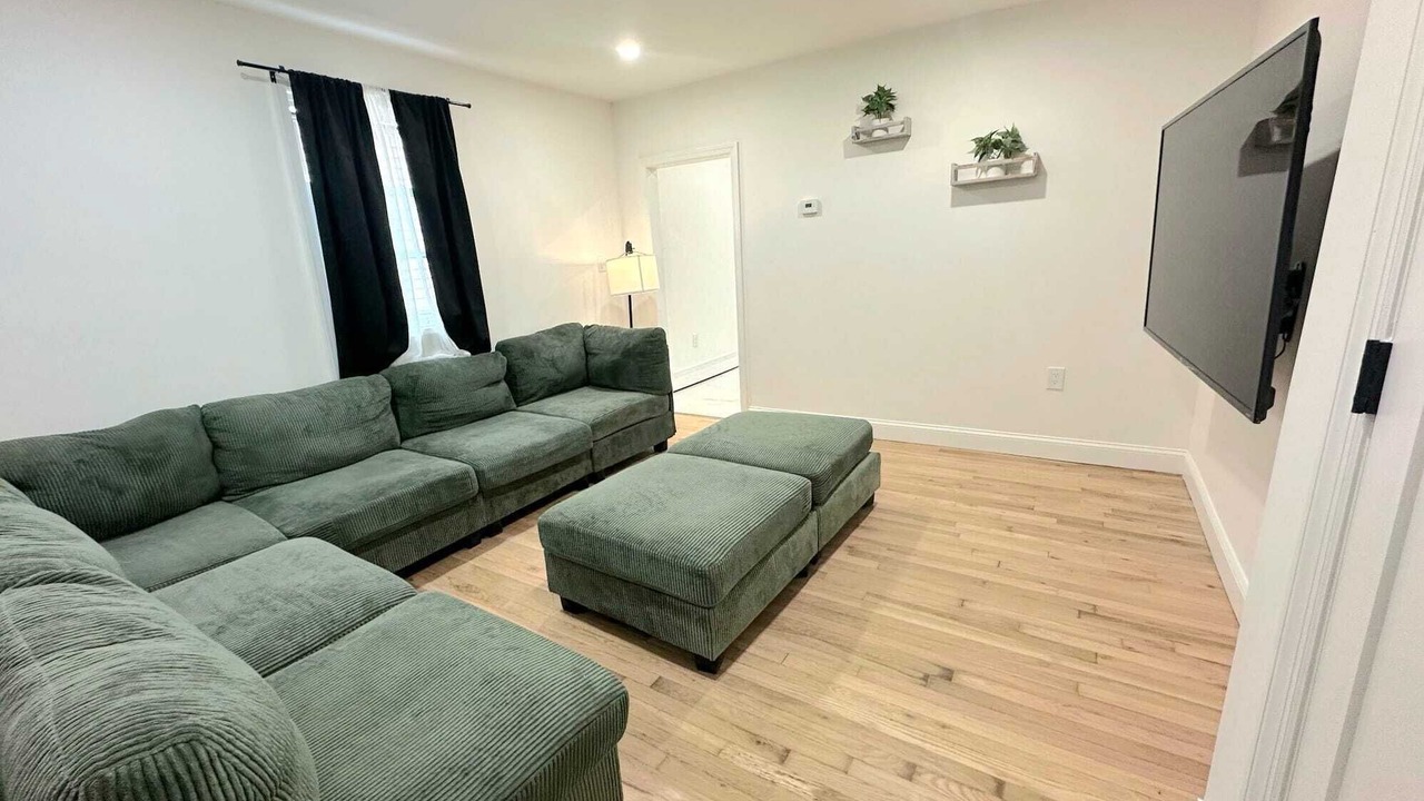 Photo of Livingroom in North Ironbound