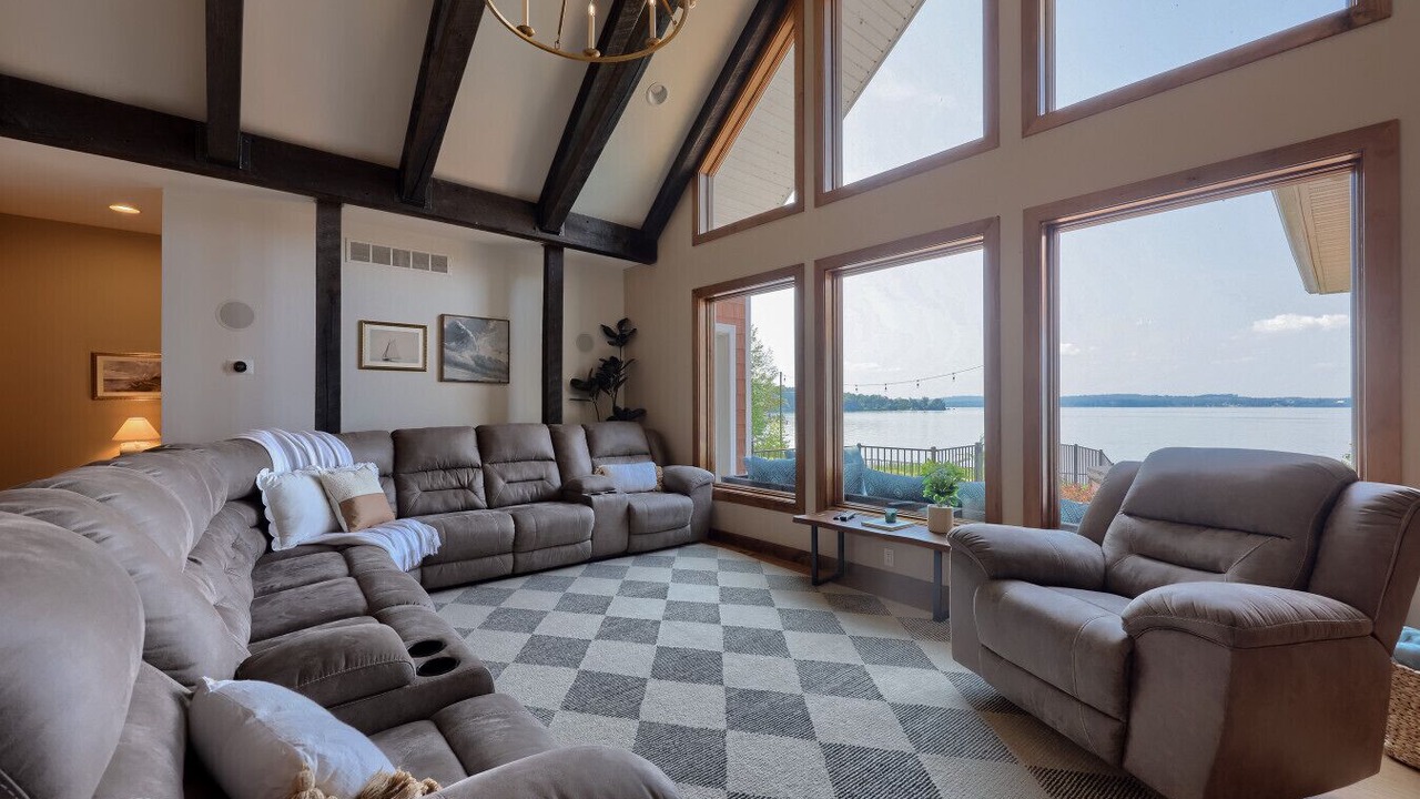 Photo of Livingroom in Earlville