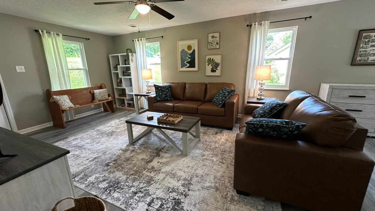 Photo of Livingroom in Knoxville