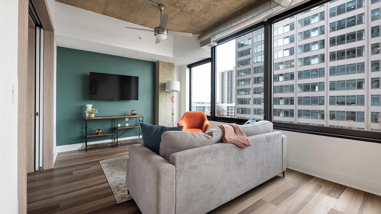 Photo of Livingroom in Baileys Crossroads