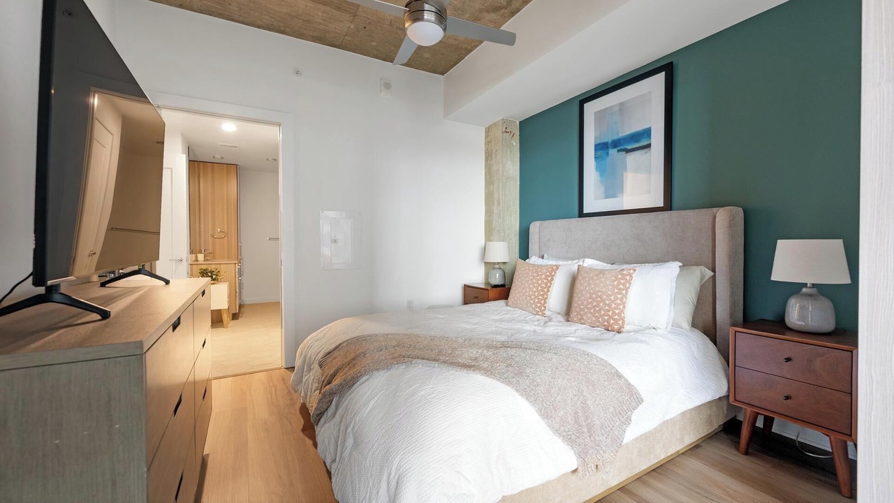 Photo of Bedroom in Baileys Crossroads