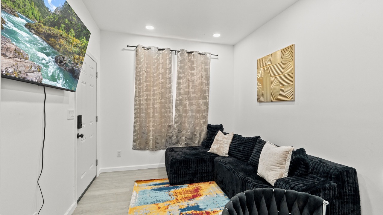 Photo of Livingroom in North Philadelphia West