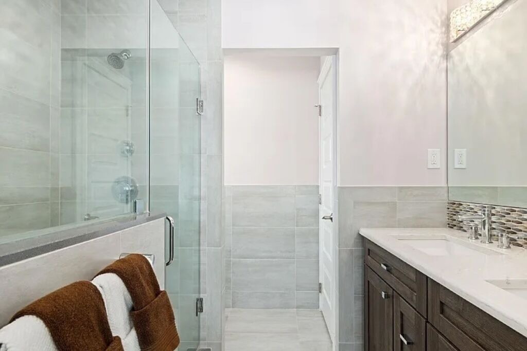 Photo of Bathroom in Margate City