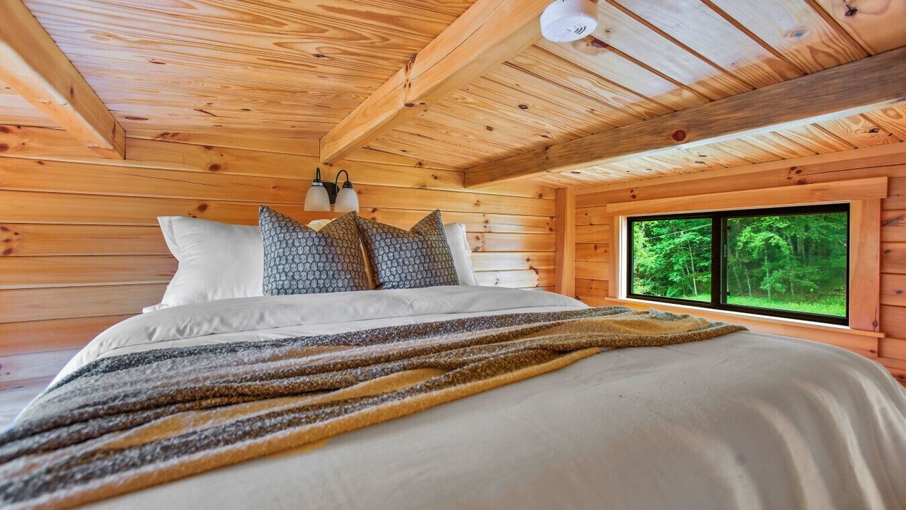 Photo of Bedroom in Shippenville