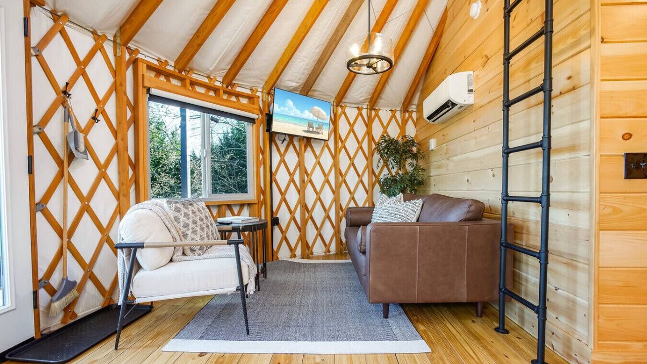 Photo of Livingroom in Knox Dale