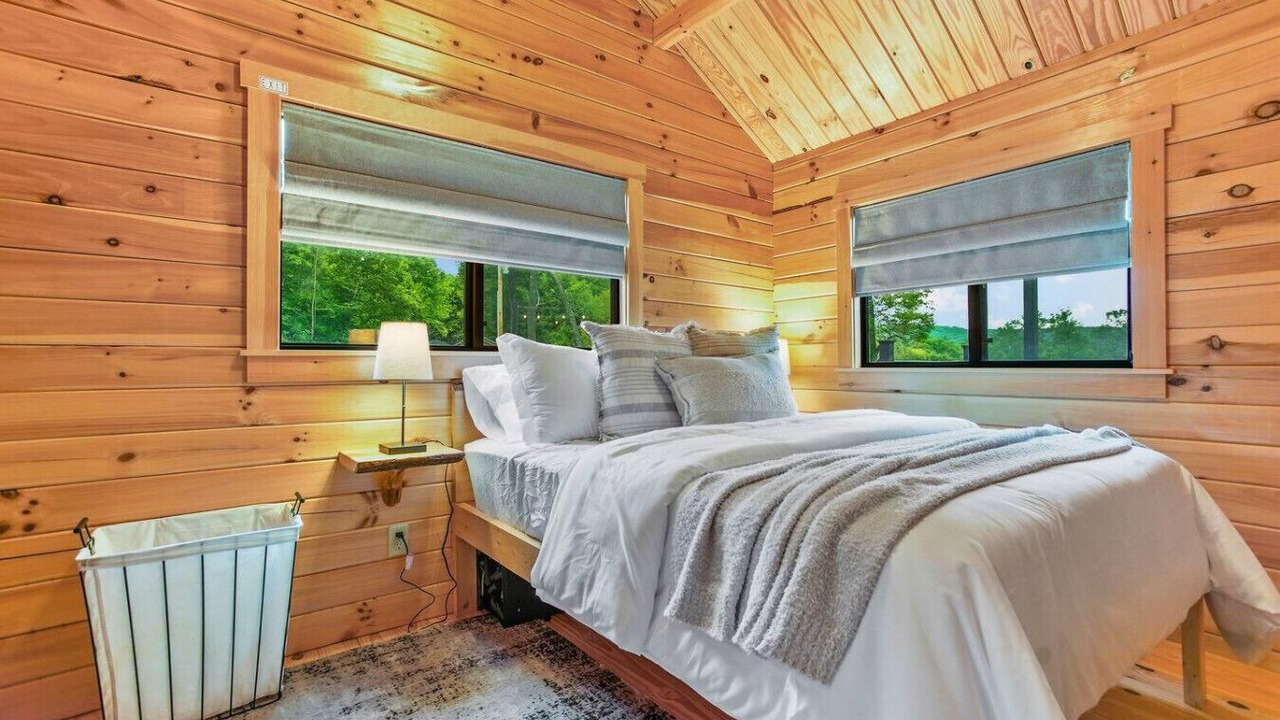 Photo of Bedroom in Shippenville