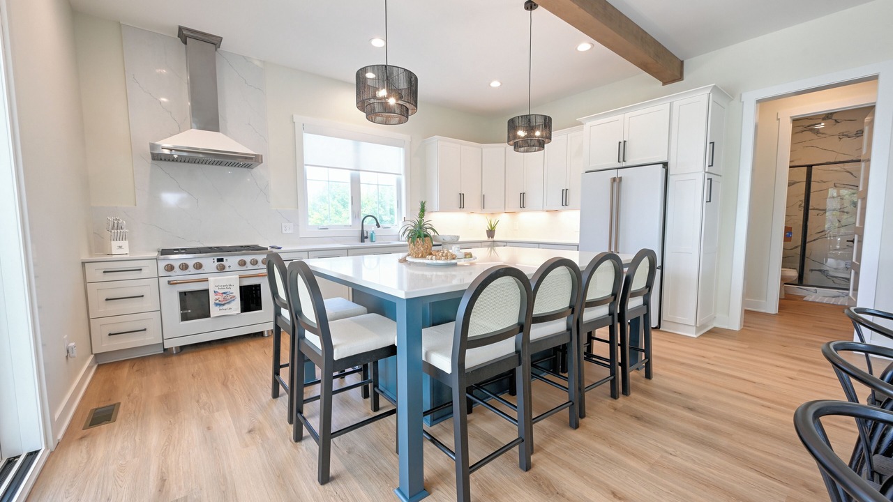 Photo of Kitchen in Summit Station