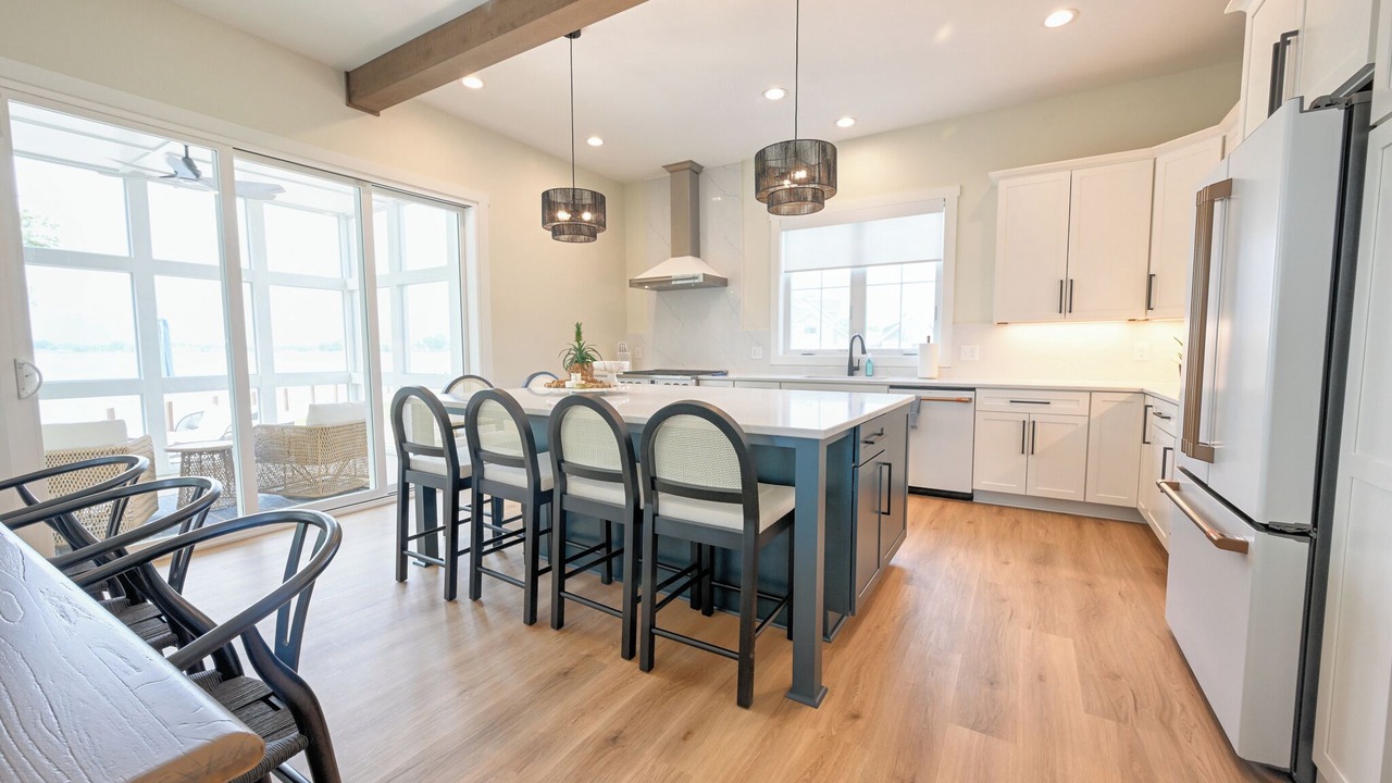 Photo of Kitchen in Summit Station
