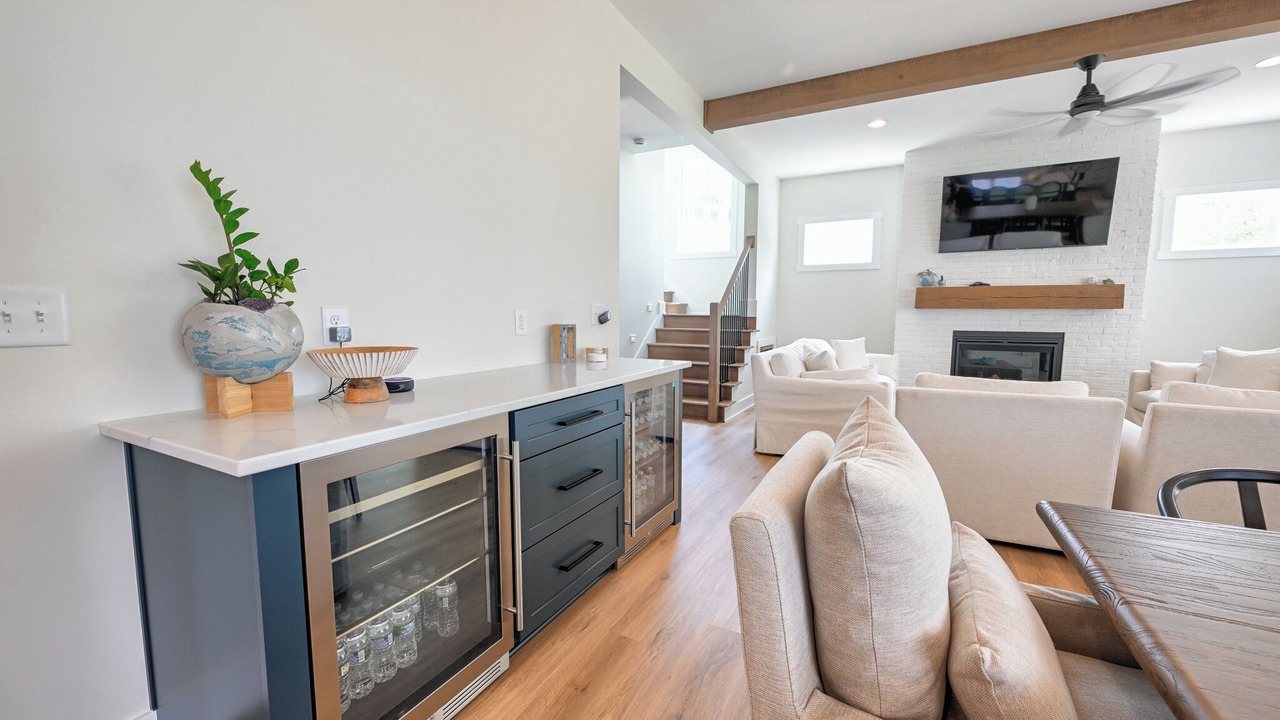 Photo of Livingroom in Summit Station