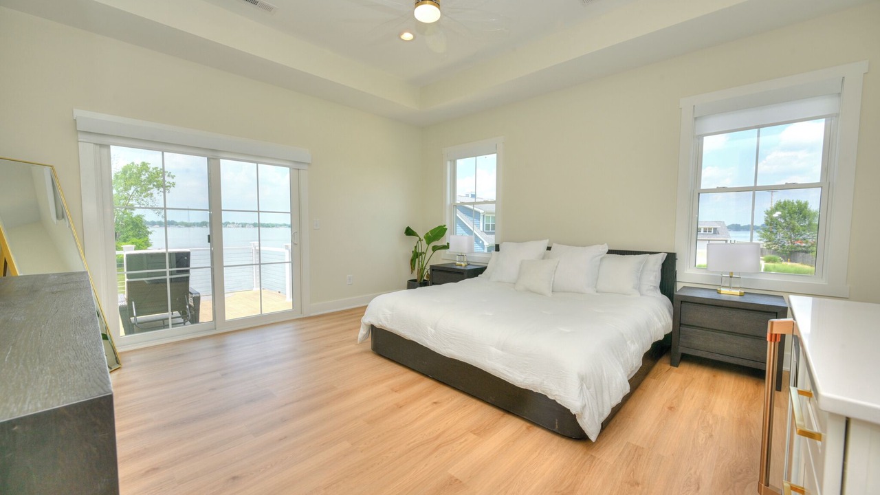 Photo of Bedroom in Summit Station