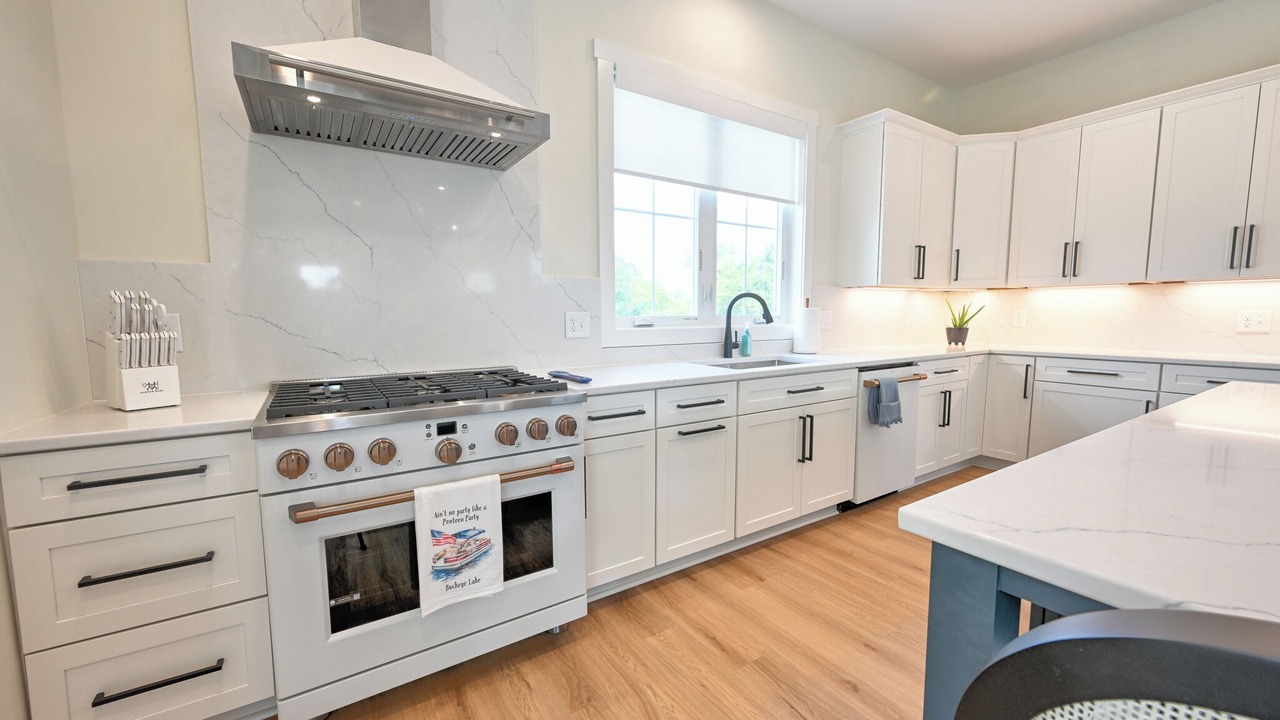 Photo of Kitchen in Summit Station