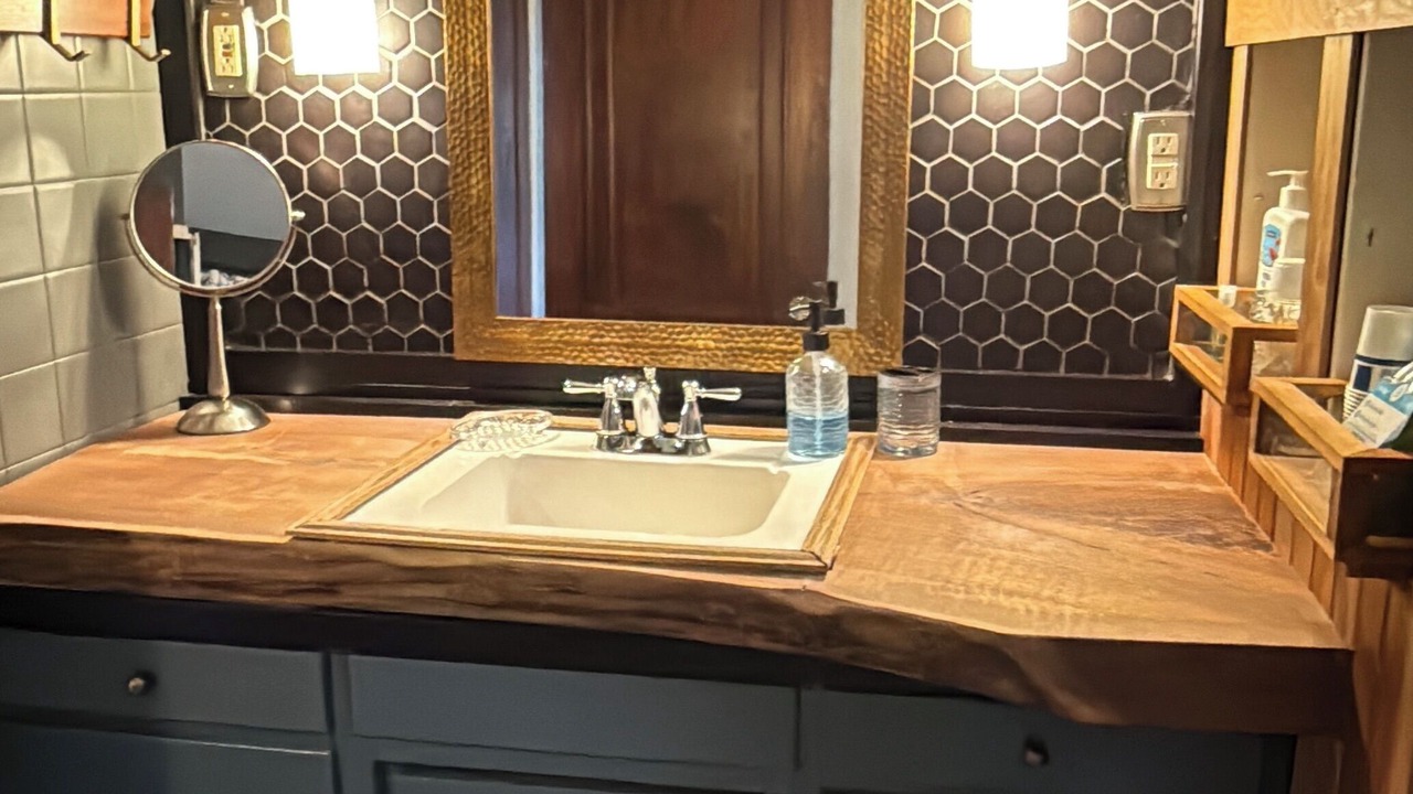 Photo of Bathroom in Warren