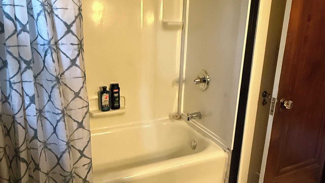 Photo of Bathroom in Warren