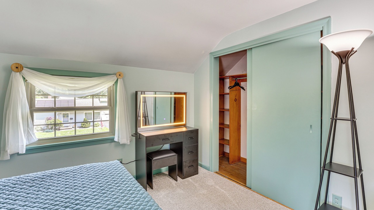 Photo of Bedroom in Salem