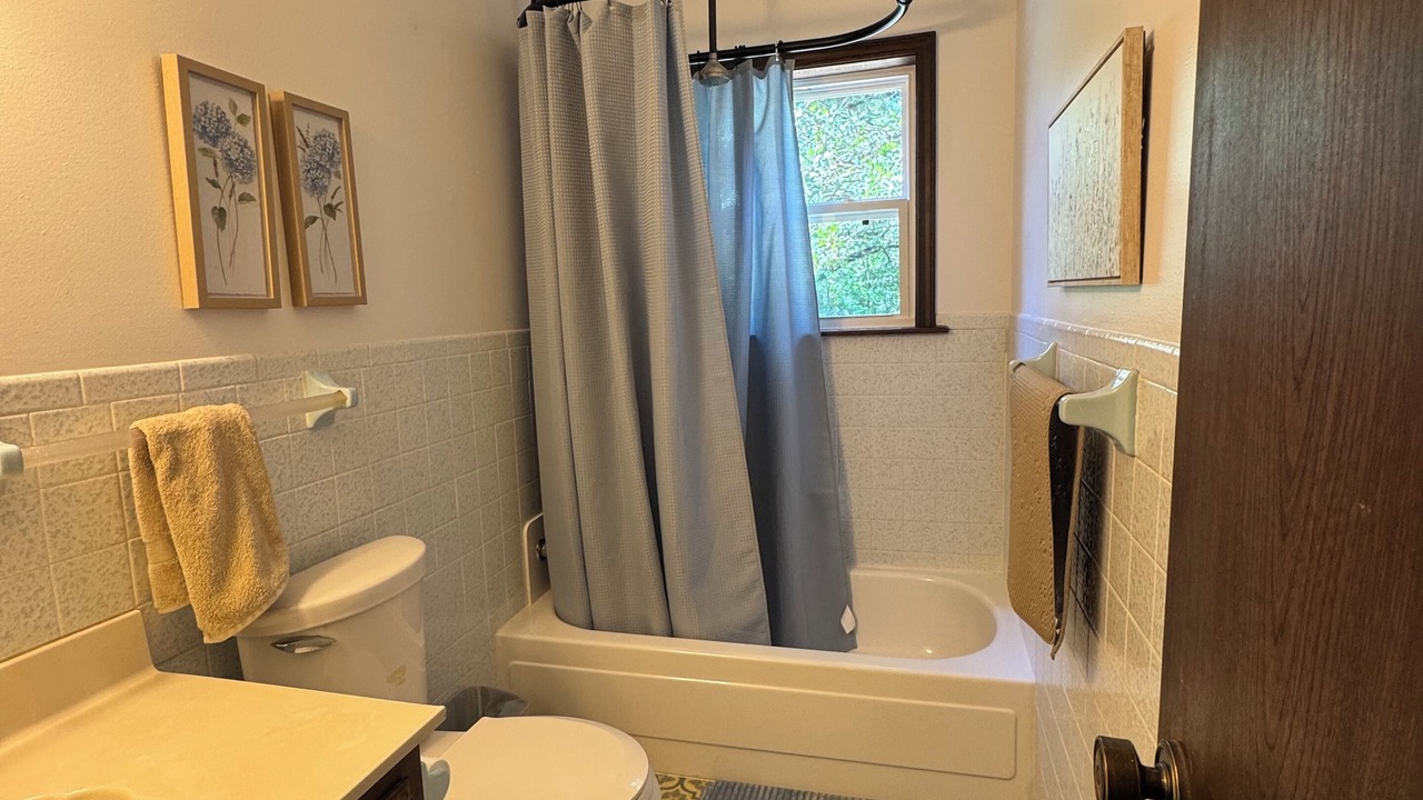 Photo of Bathroom in Pelsor