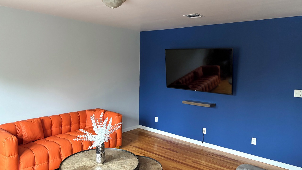 Photo of Livingroom in Forest Hill