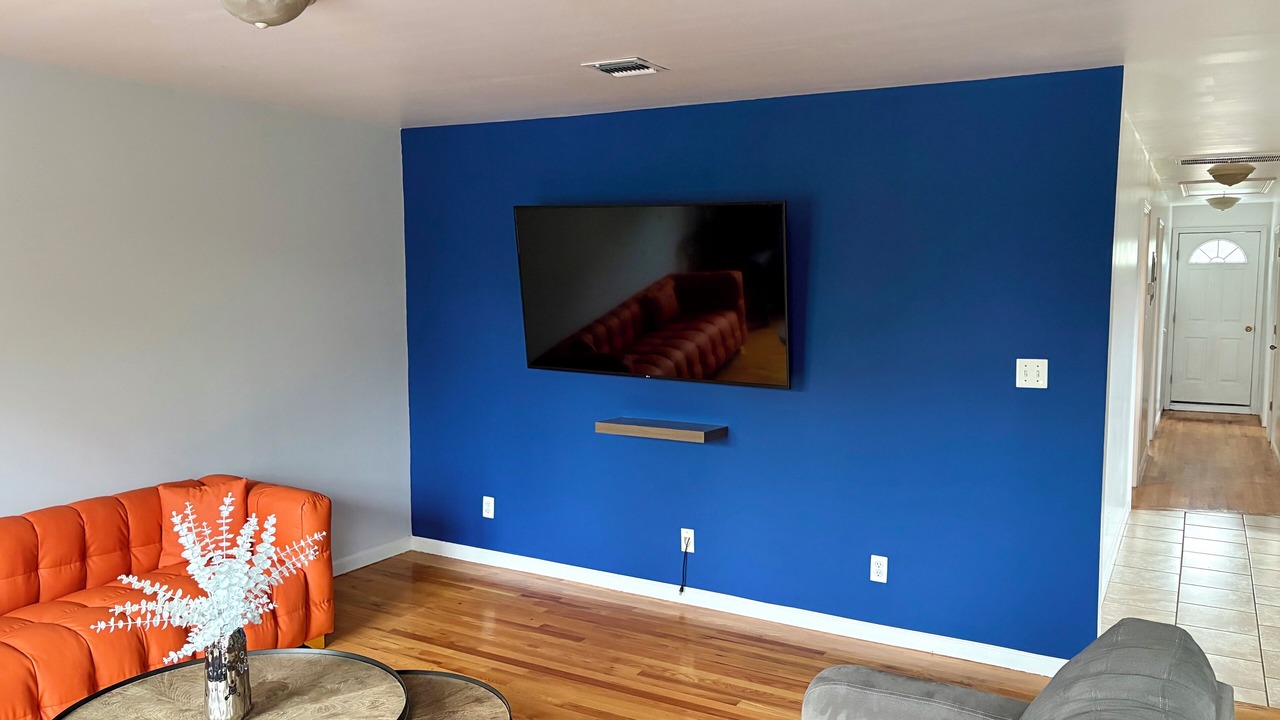 Photo of Livingroom in Forest Hill