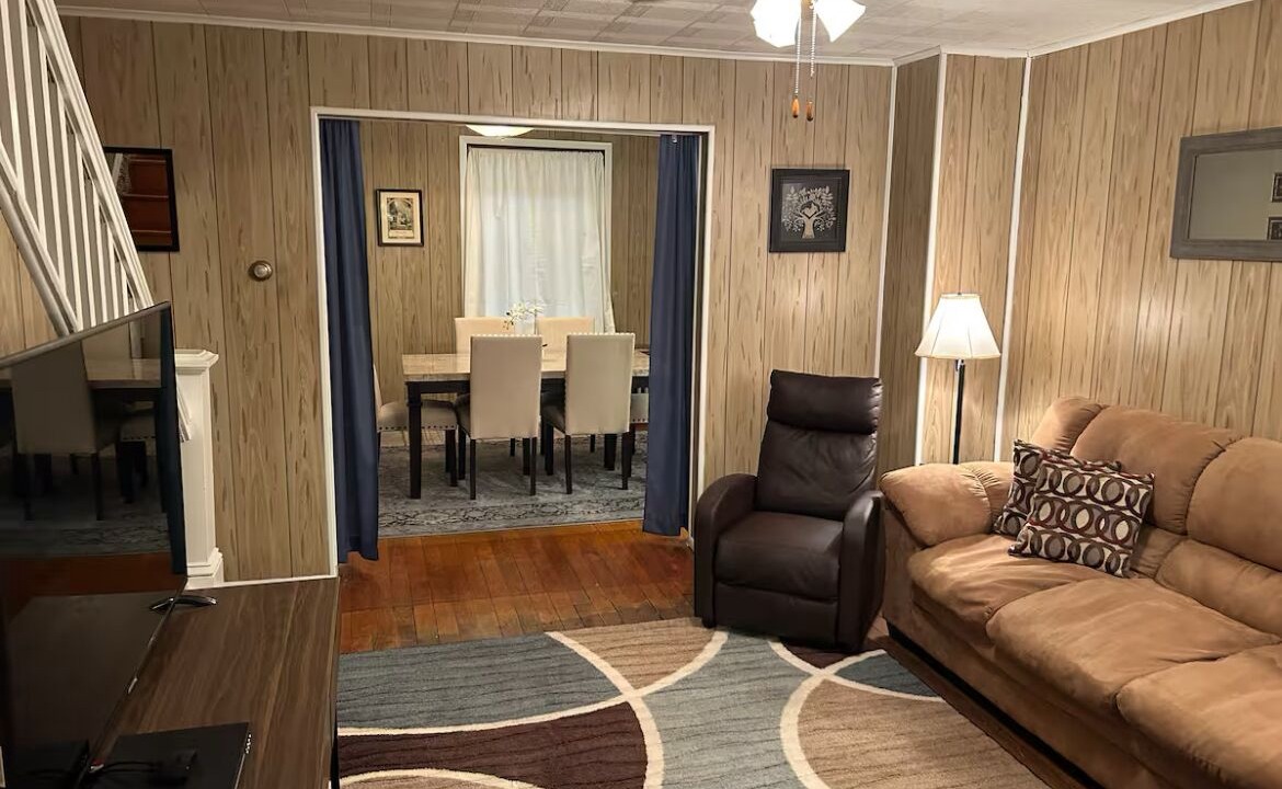 Photo of Livingroom in Coaldale