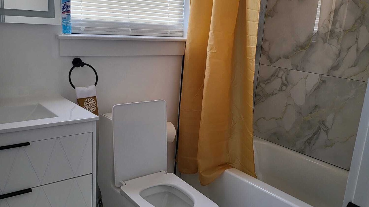 Photo of Bathroom in Weequahic