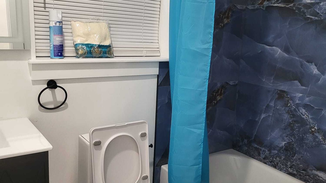Photo of Bathroom in Weequahic