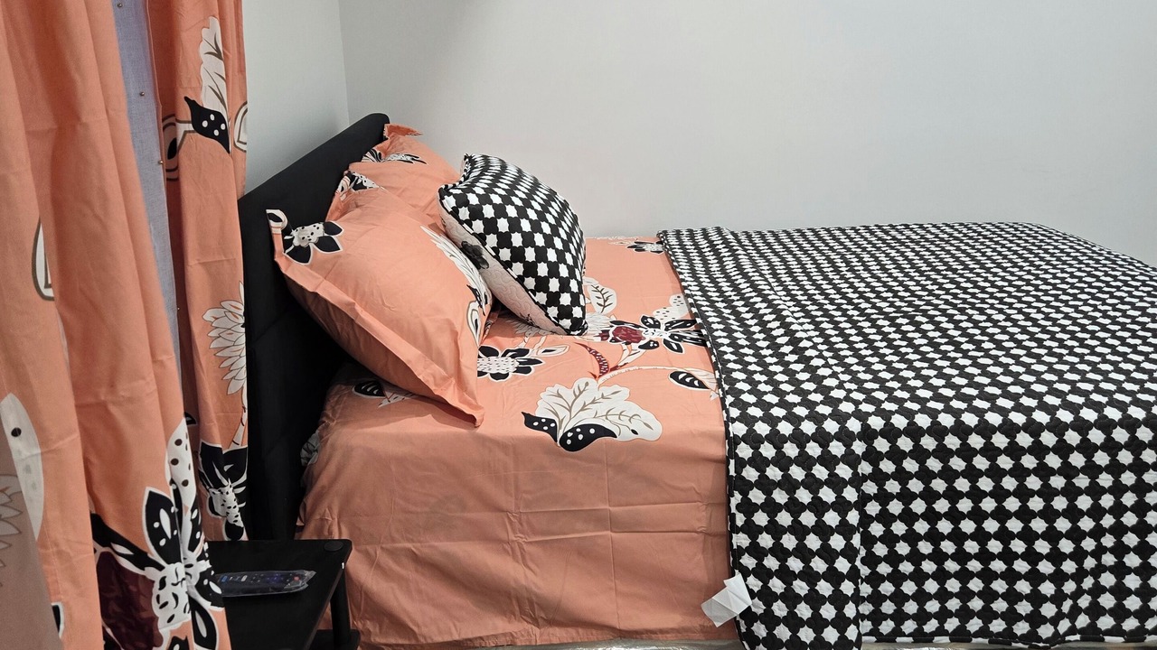 Photo of Bedroom in Weequahic