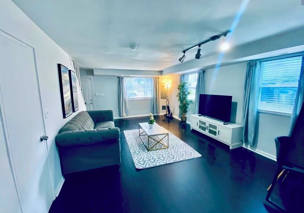 Photo of Livingroom in Deanwood