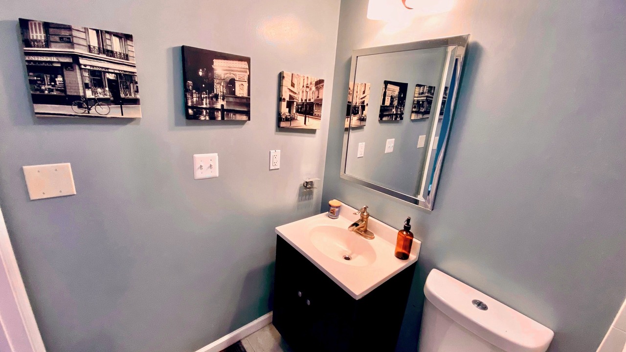 Photo of Bathroom in Deanwood