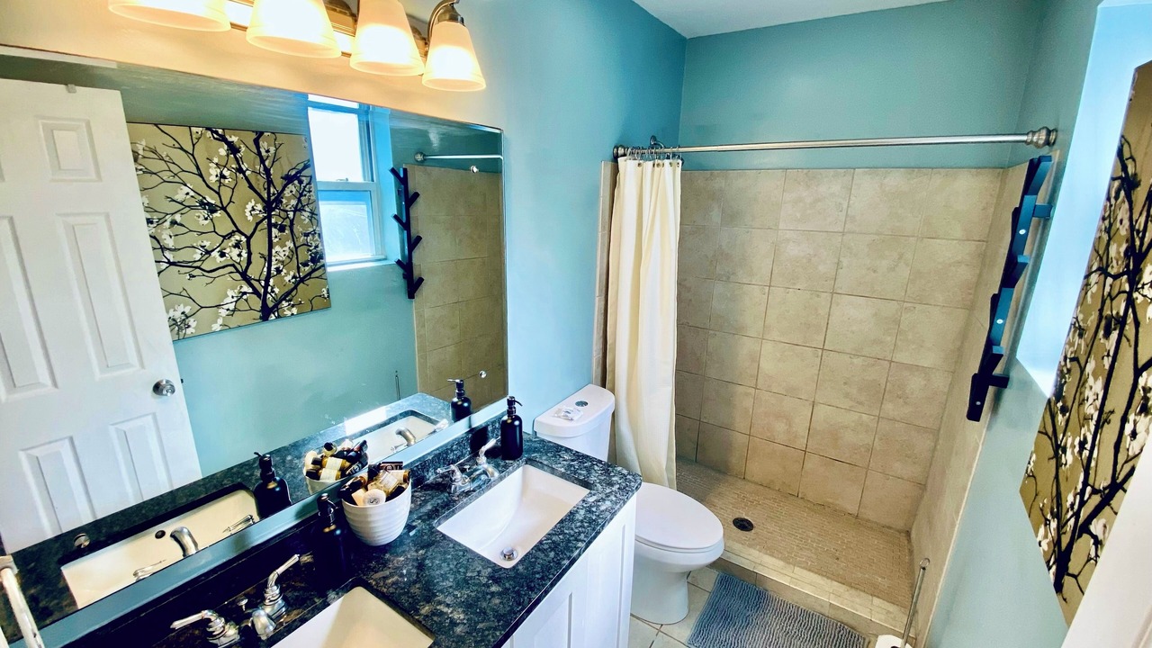 Photo of Bathroom in Deanwood